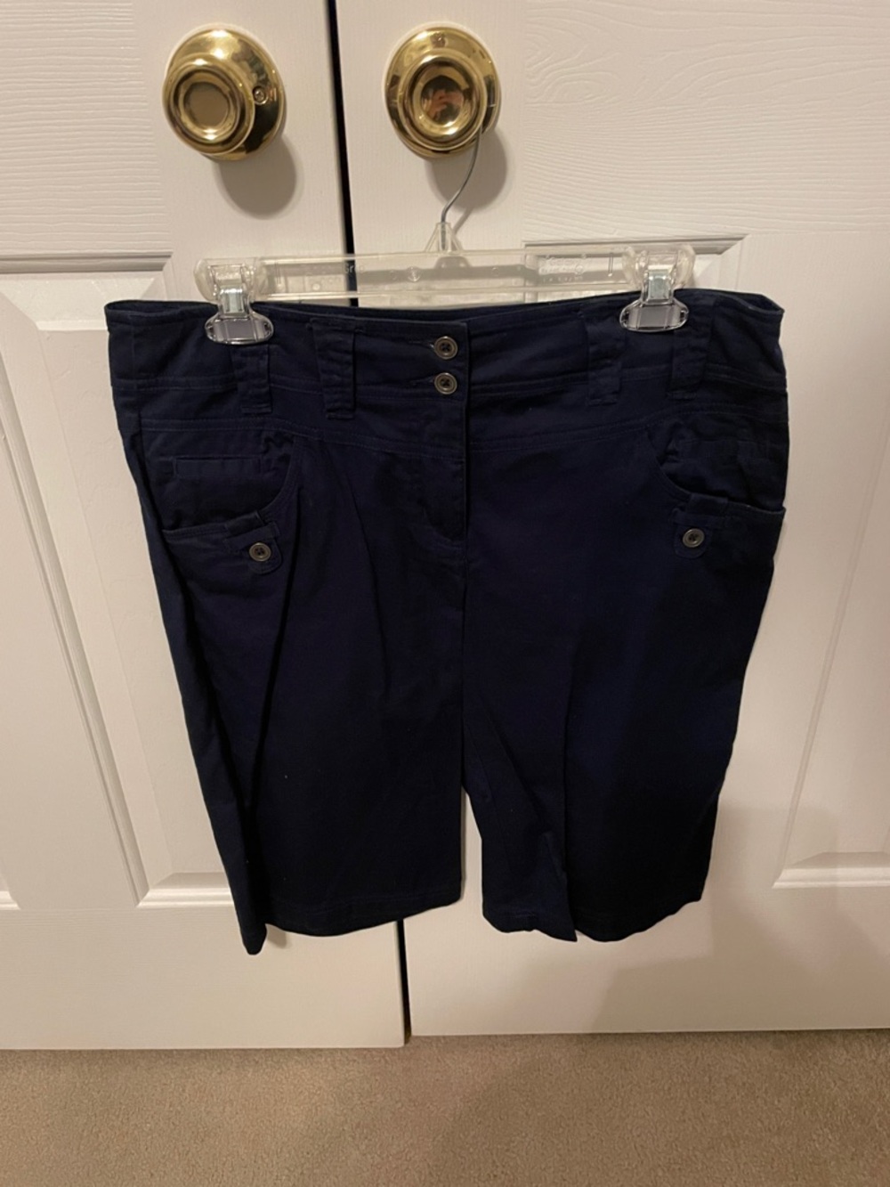Dressbarn Women’s Navy Button-Front Stretch Shorts Size 10 (Like New)